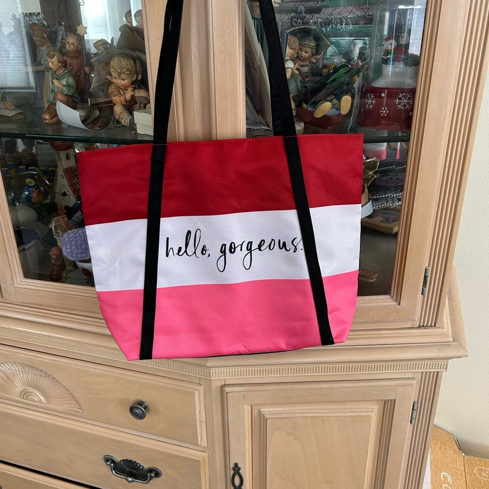 KATE SPADE/Clinique NWT Stylish Red and Pink Tote Bag